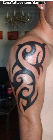 Foto de tatuaje Hombro, Tribales