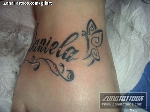 Foto de tatuaje Nombres, Daniela, Mariposas