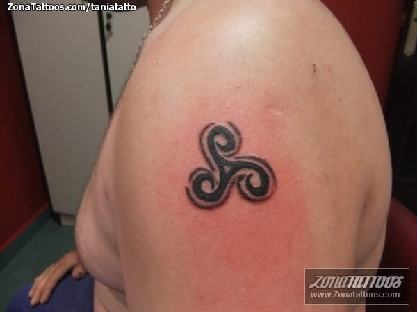 Tattoo photo Celtic, Triskelion