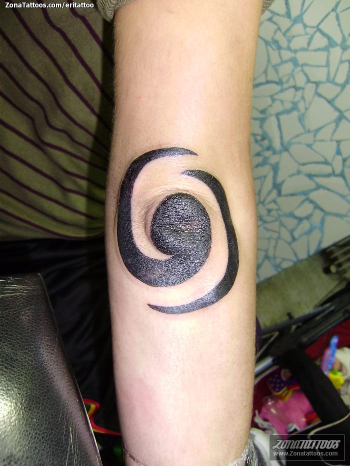 Tattoo of Spirals, Elbow