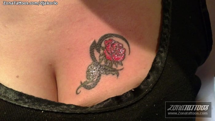 Foto de tatuaje Rosas, Tribales, Pecho