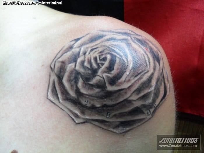 Foto de tatuaje Flores, Rosas, Hombro