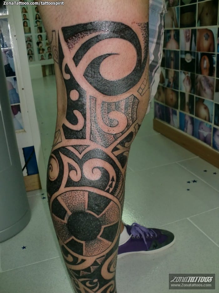 Tattoo photo Maori, Leg