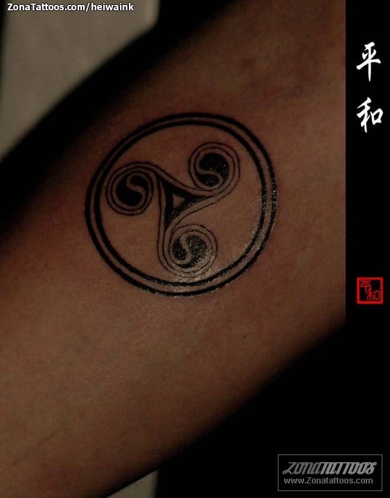 Tattoo photo Triskelion, Celtic