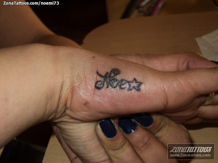 Foto de tatuaje Nombres, Mano, Letras