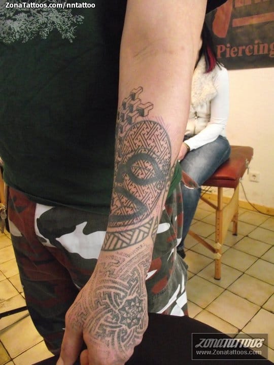 Tattoo photo Pointillism