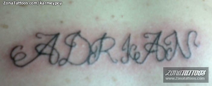 Foto de tatuaje Nombres, Letras, Adrián