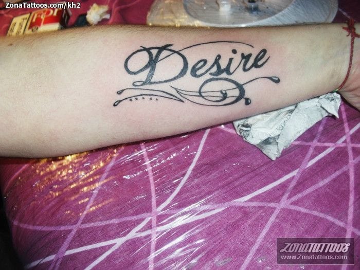 Foto de tatuaje Desirée, Letras, Nombres