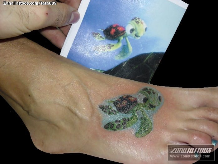 Foto de tatuaje Tortugas, Disney, Empeine