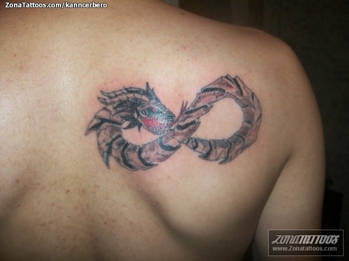 Foto de tatuaje Dragones, Infinitos, Fantasía