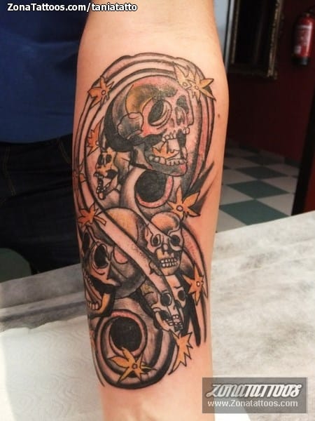 Foto de tatuaje Cover Up, Calaveras