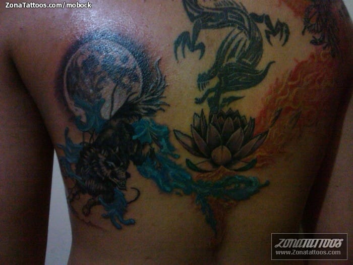 Foto de tatuaje Flores, Lunas, Lobos