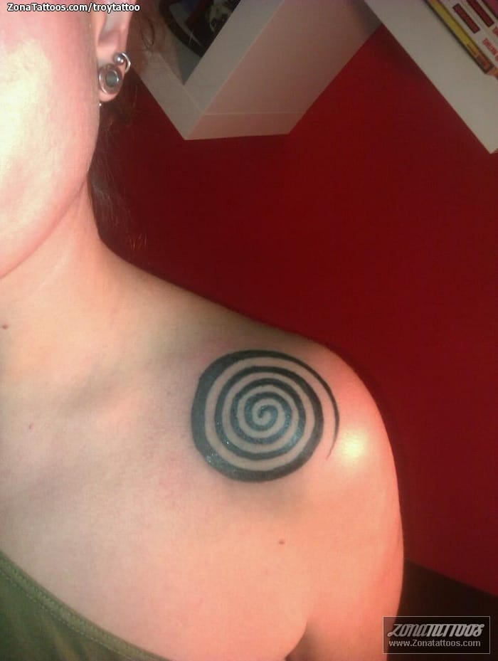 Tattoo photo Spirals, Shoulder