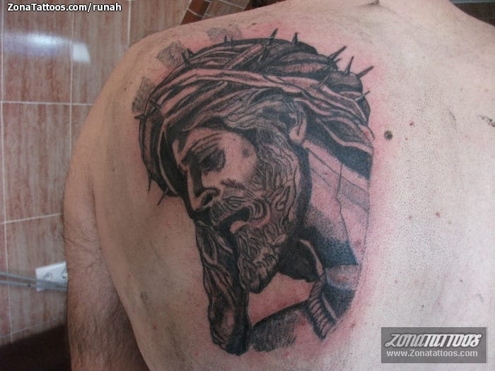 Foto de tatuaje Religiosos, Cristos, Omóplato