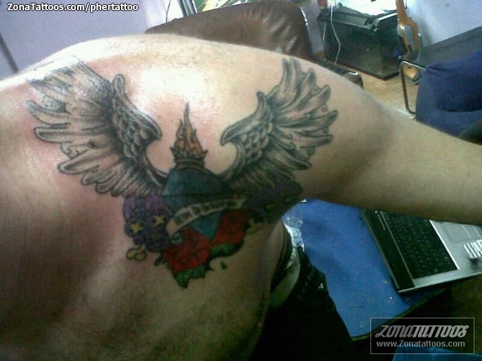 Foto de tatuaje Alas, Diamantes, Old School