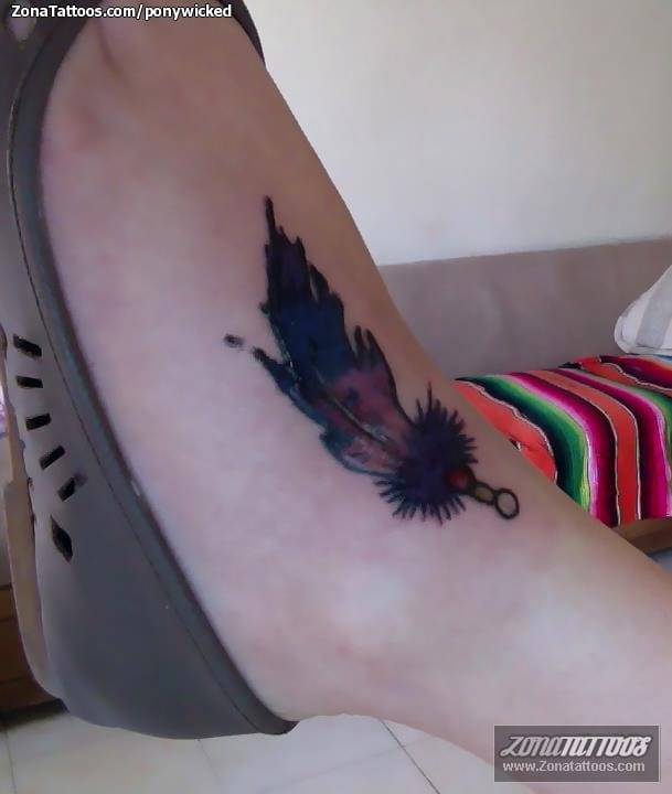 Tattoo photo Feathers, Instep