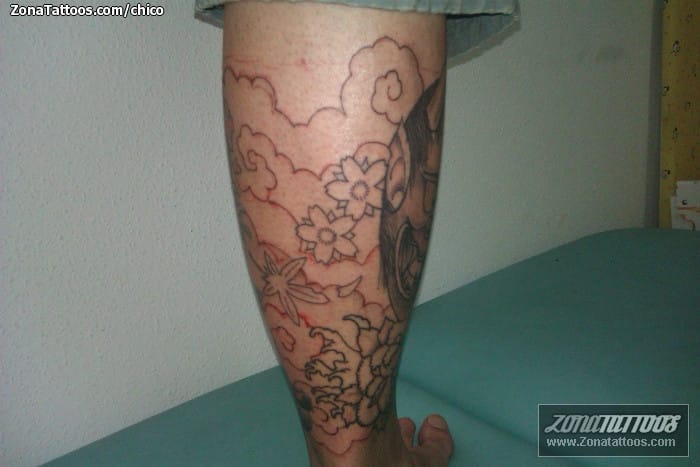 Foto de tatuaje Flores, Nubes