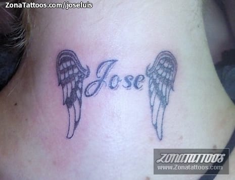 Foto de tatuaje Letras, Alas, Nombres