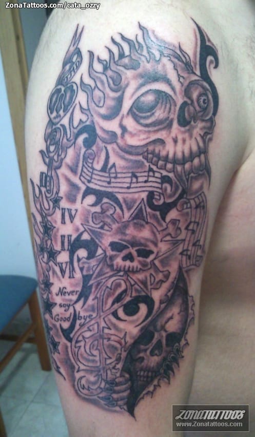 Foto de tatuaje Calaveras, Notas Musicales