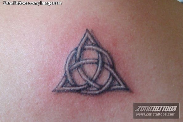 Tattoo photo Triquetra, Celtic