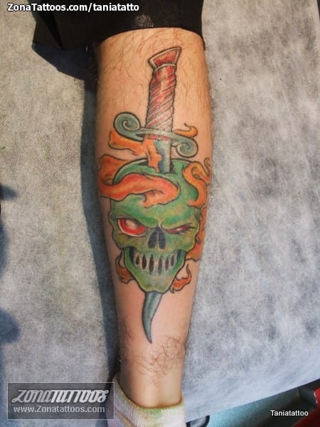 Tattoo photo Skulls, Daggers