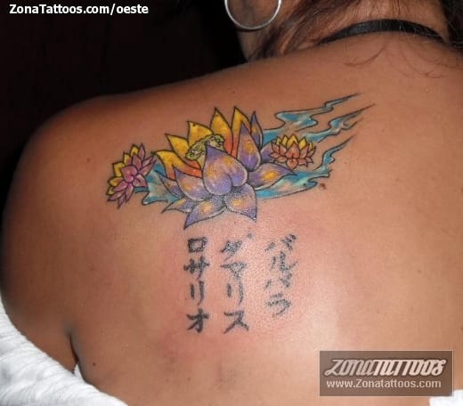 Foto de tatuaje Flores, Kanjis, Lotos