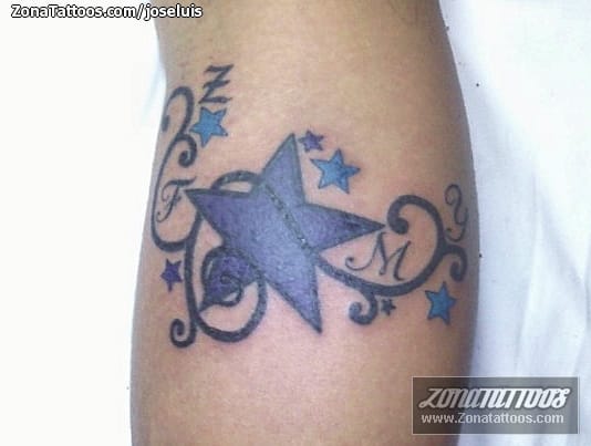 Foto de tatuaje Estrellas, Iniciales