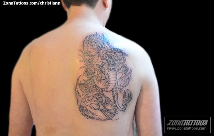 Foto de tatuaje Dragones, Orientales, Omóplato