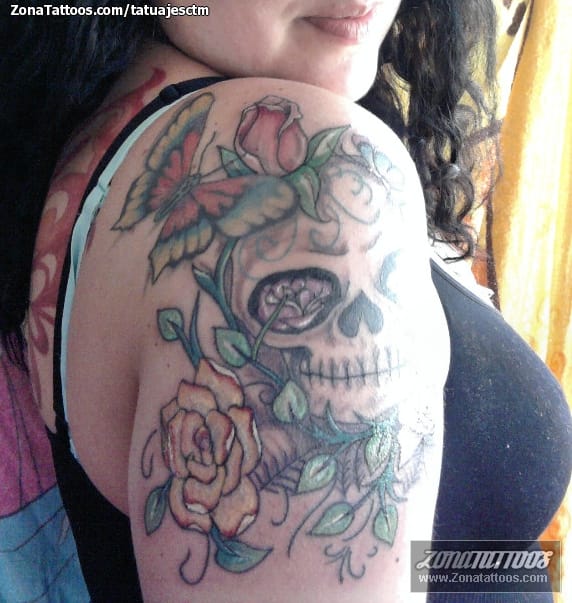 Foto de tatuaje Sugar Skull, Flores, Mariposas