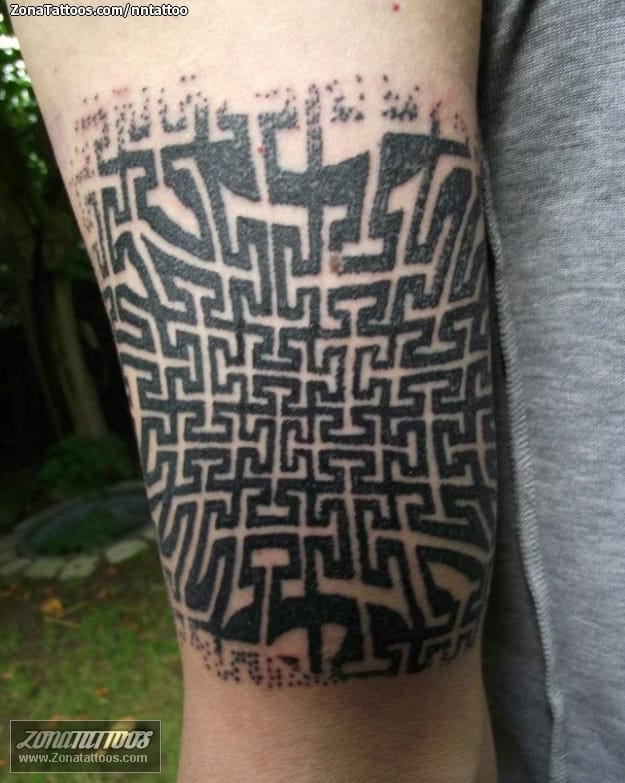 Foto de tatuaje Abstractos, Puntillismo