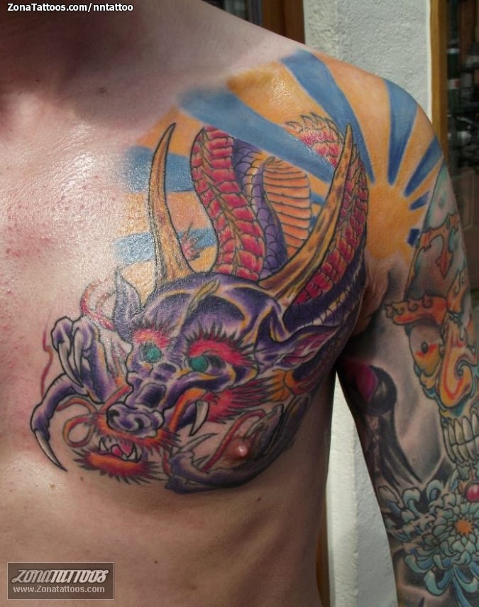 Foto de tatuaje Dragones, Pecho, Orientales