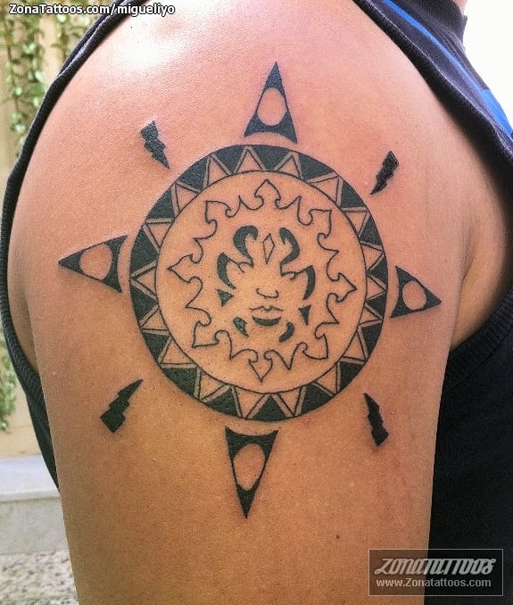 Tattoo of Maori, Suns