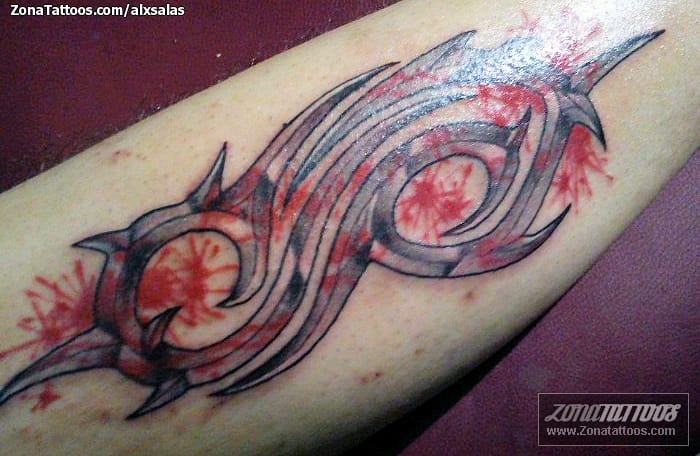 Foto de tatuaje Slipknot, Tribales, Sangre