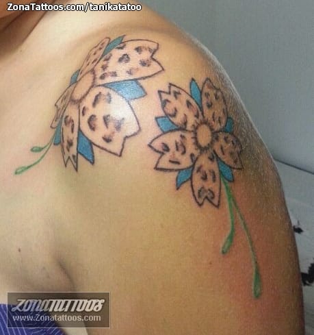 Foto de tatuaje Flores, Hombro