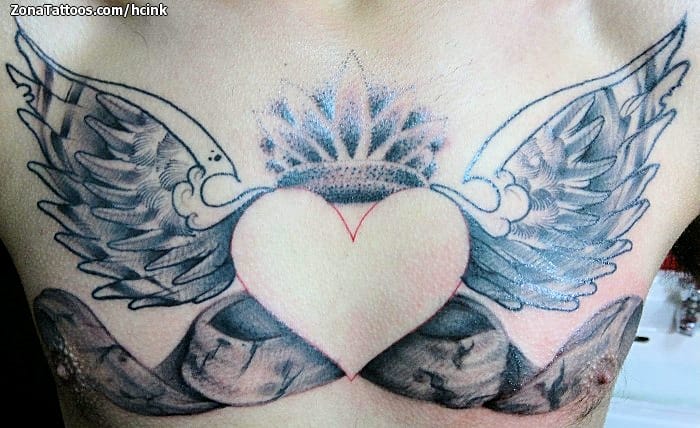 Foto de tatuaje Pecho, Corazones, Alas