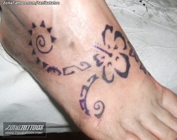 Tattoo photo Flowers, Maori, Instep