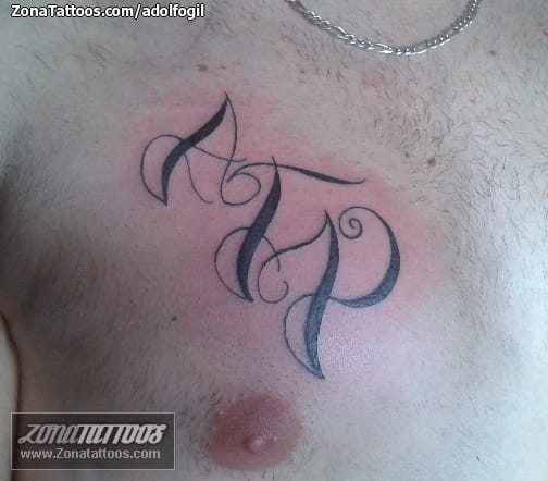 Foto de tatuaje Letras, Pecho, Iniciales