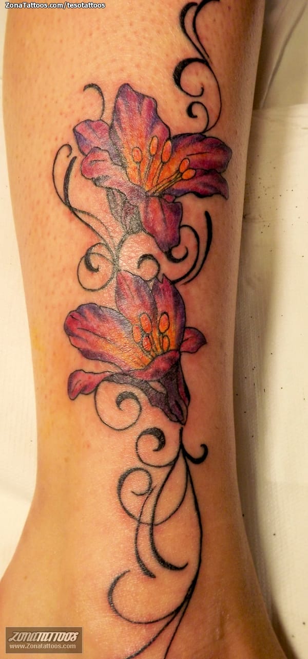 Foto de tatuaje Flores, Filigranas