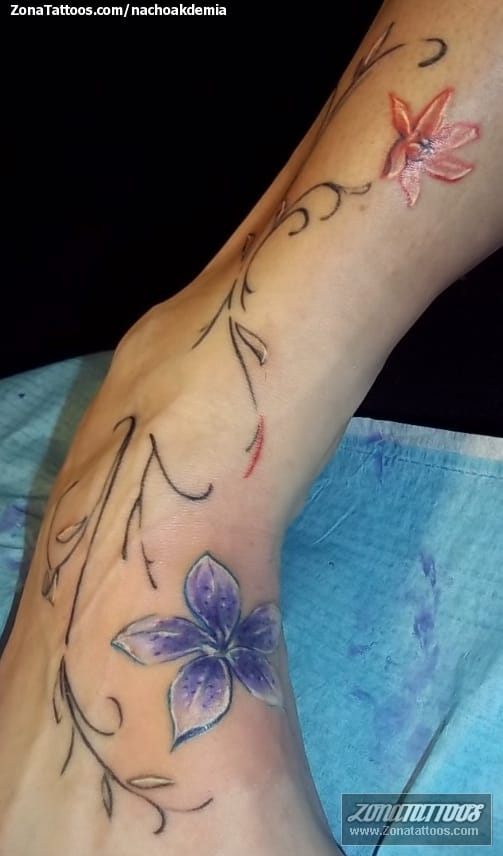 Foto de tatuaje Filigranas, Tobillo, Flores