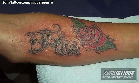 Foto de tatuaje Letras, Flores, Rosas