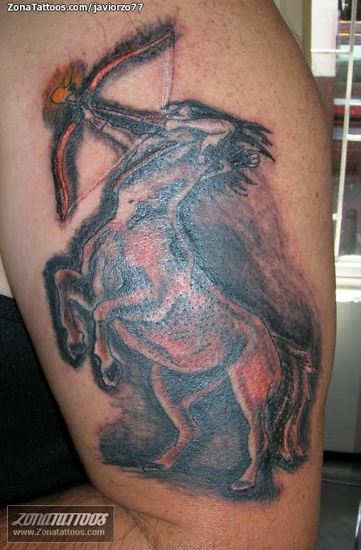 Foto de tatuaje Cover Up, Centauros, Fantasía