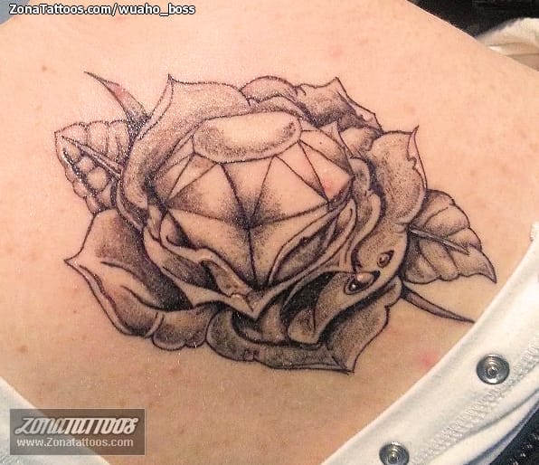 Foto de tatuaje Diamantes, Rosas