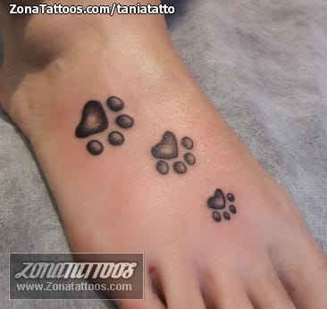 Foto de tatuaje Huellas, Empeine