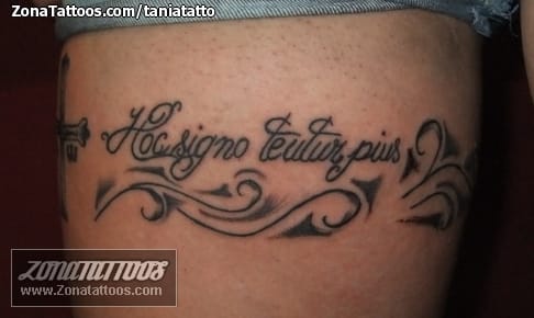 Foto de tatuaje Letras, Filigranas, Muslo