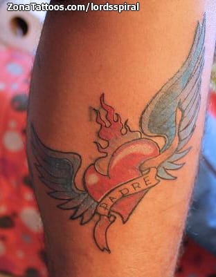 Foto de tatuaje Corazones, Alas, Fuegos