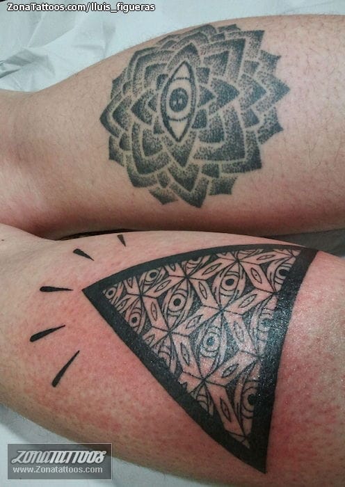 Foto de tatuaje Triángulos, Puntillismo, Ojos