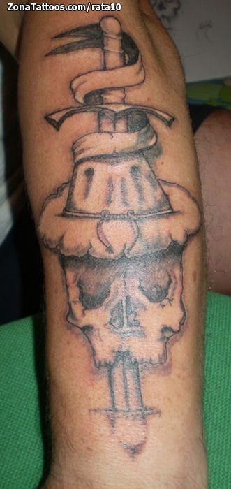 Foto de tatuaje Espadas, Calaveras