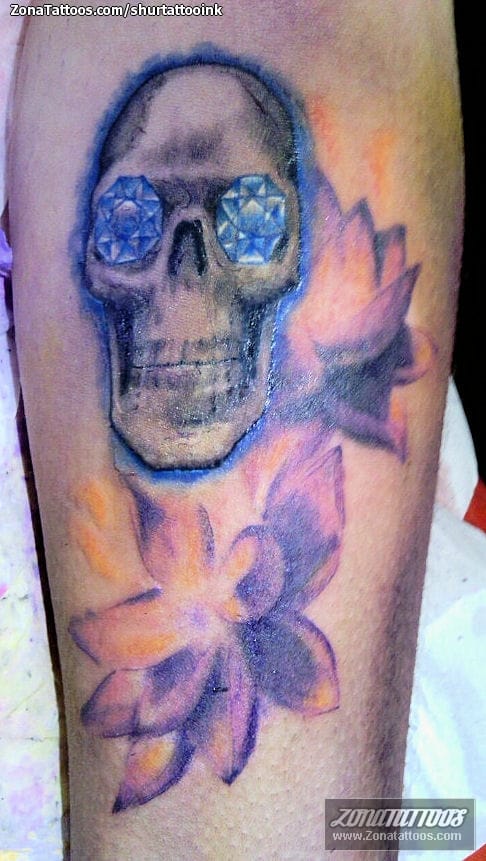 Foto de tatuaje Calaveras, Flores, Diamantes