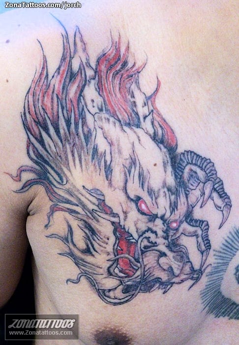 Foto de tatuaje Dragones, Pecho, Orientales