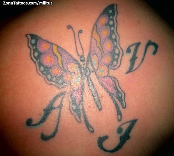 Foto de tatuaje Mariposas, Insectos, Iniciales